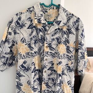 Short sleeve Hawaiian button down | UConn Maui Invitational embroidered SZ: L